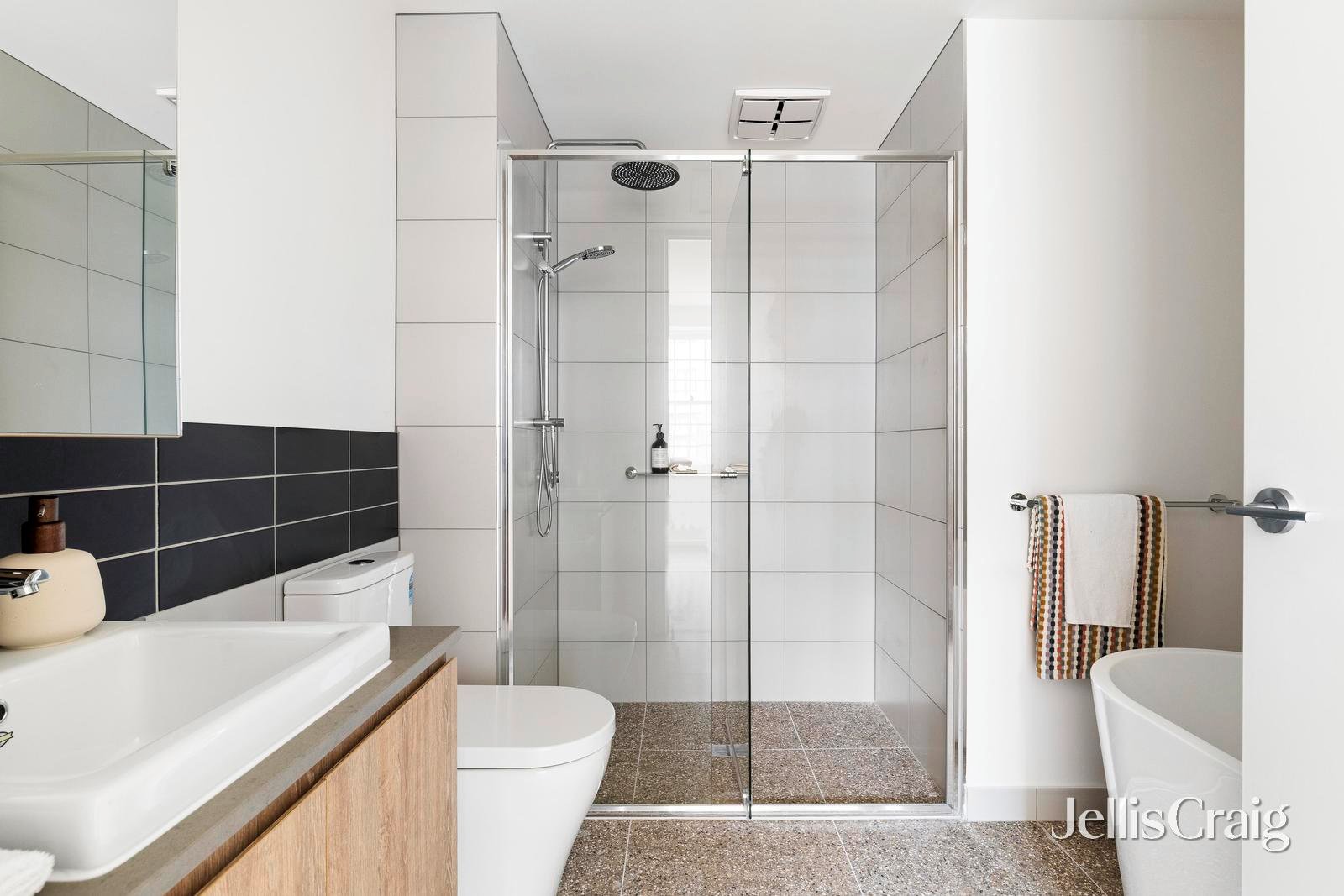 15/50 Galileo Gateway, Bundoora image 10