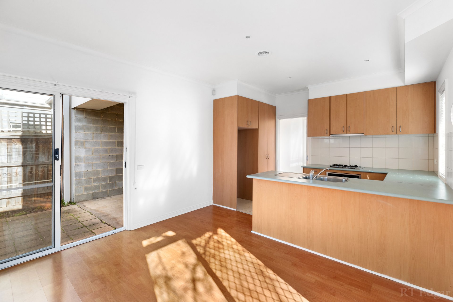 Property Gallery Thumbnail 3