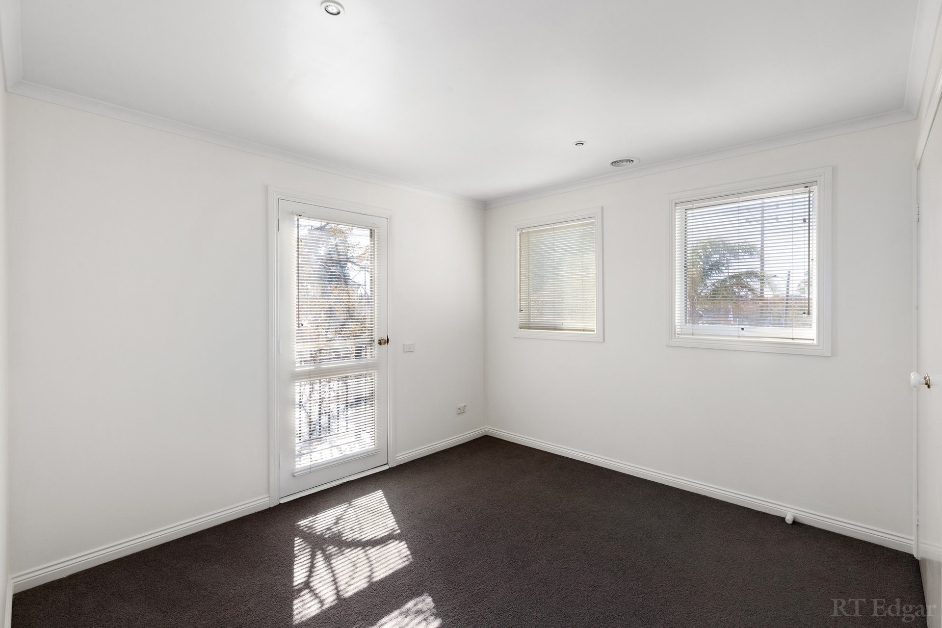 Property Gallery Thumbnail 7
