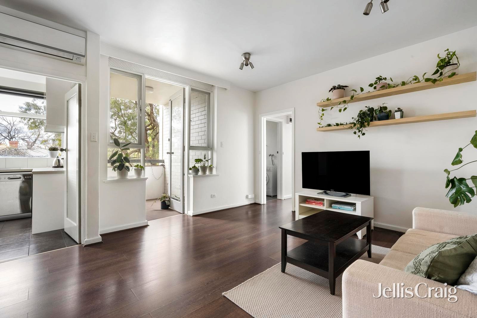 15/53-59 Grey Street, East Melbourne image 2