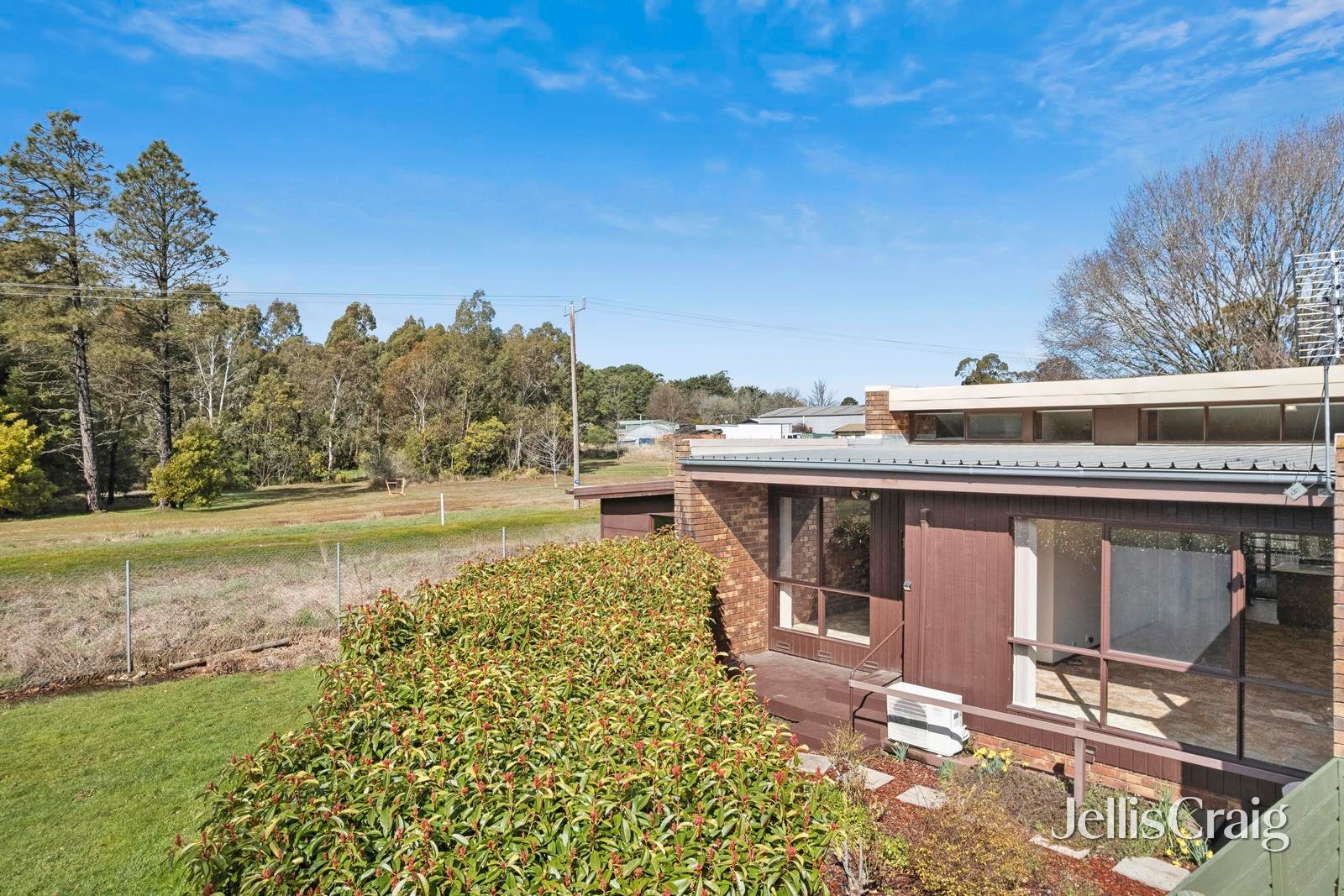 15/55 Anslow Street, Woodend image 2