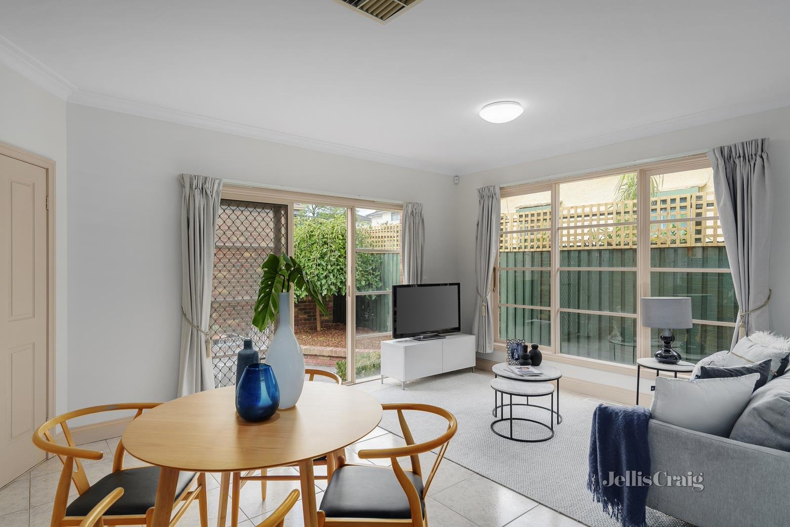 1/559 Whitehorse Road, Surrey Hills image 5