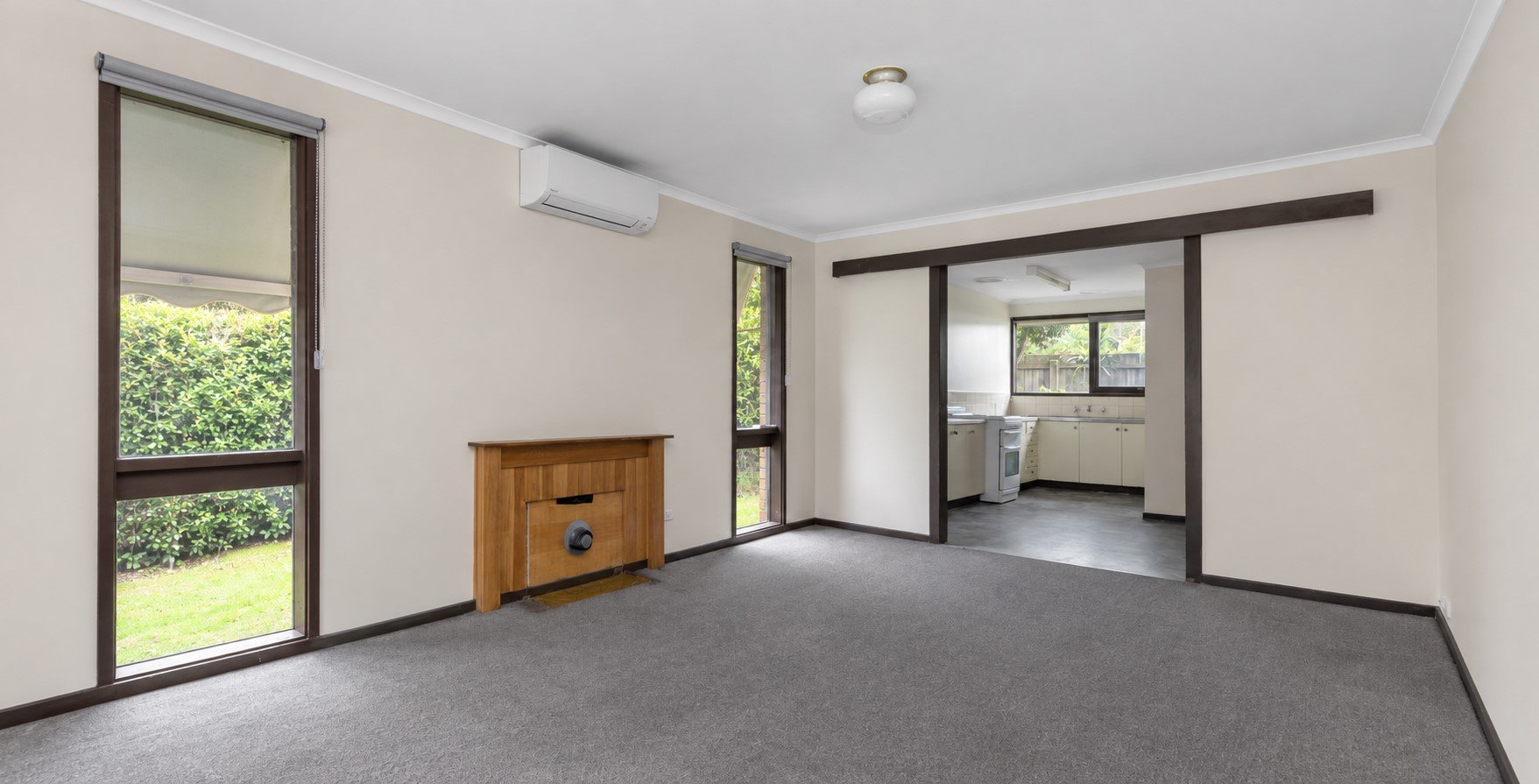 1/56 Hewish Road, Croydon image 3