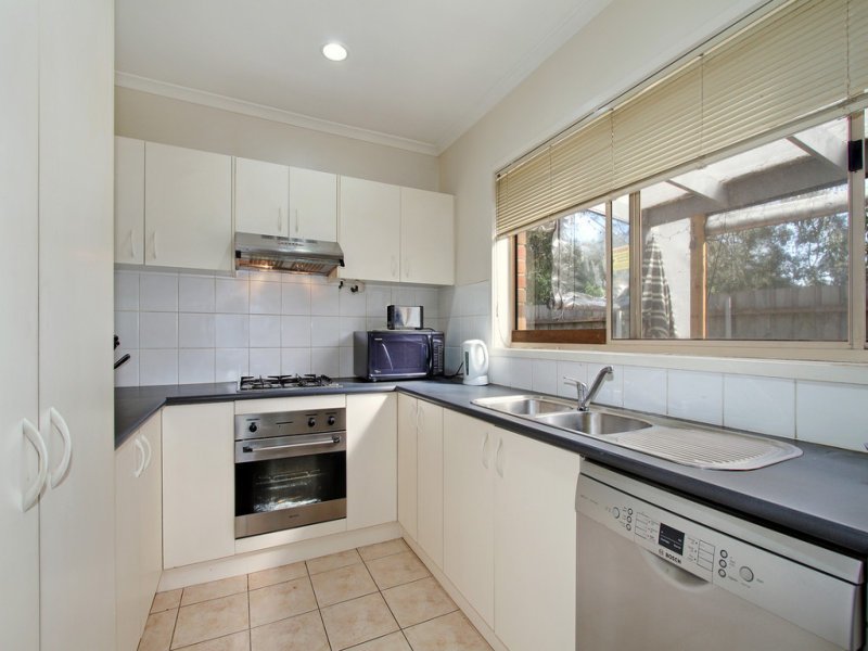 1/56 Norton Road, Croydon image 2