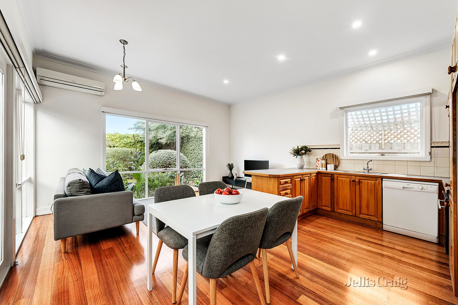 156 Raleigh Street, Thornbury image 2