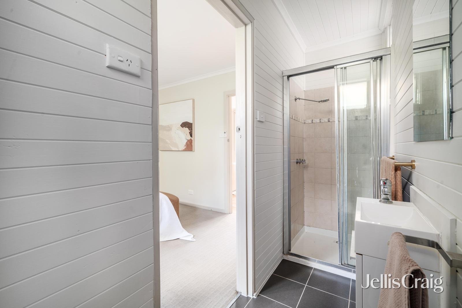 156 St Helena Road, Briar Hill image 8