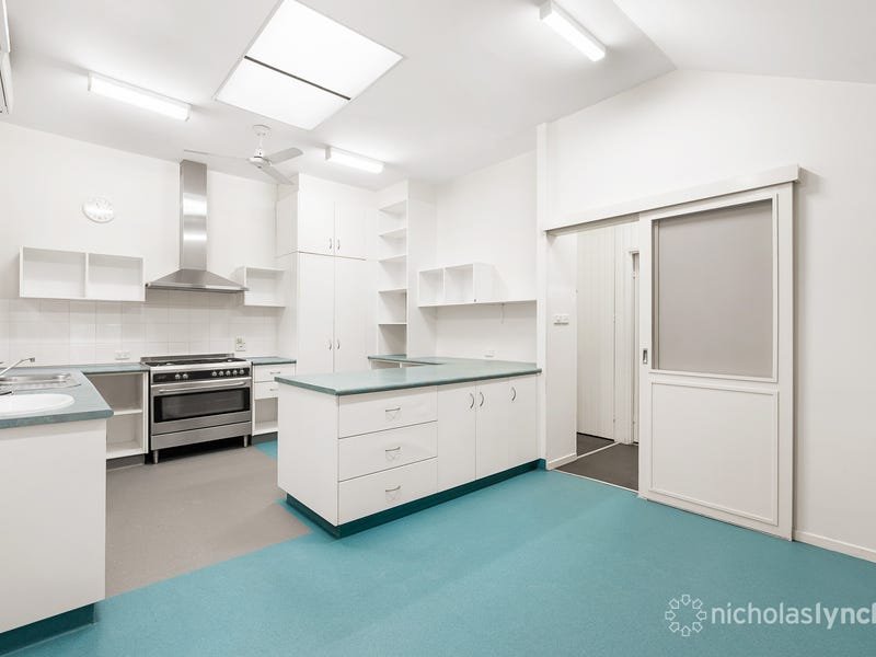 Property Gallery Thumbnail 8