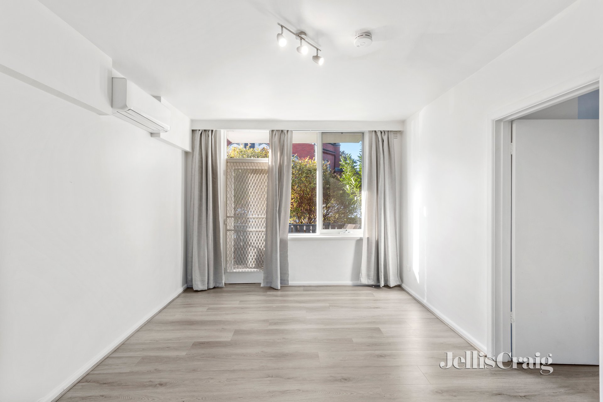 1/561 Glen Huntly Rd, Elsternwick image 4