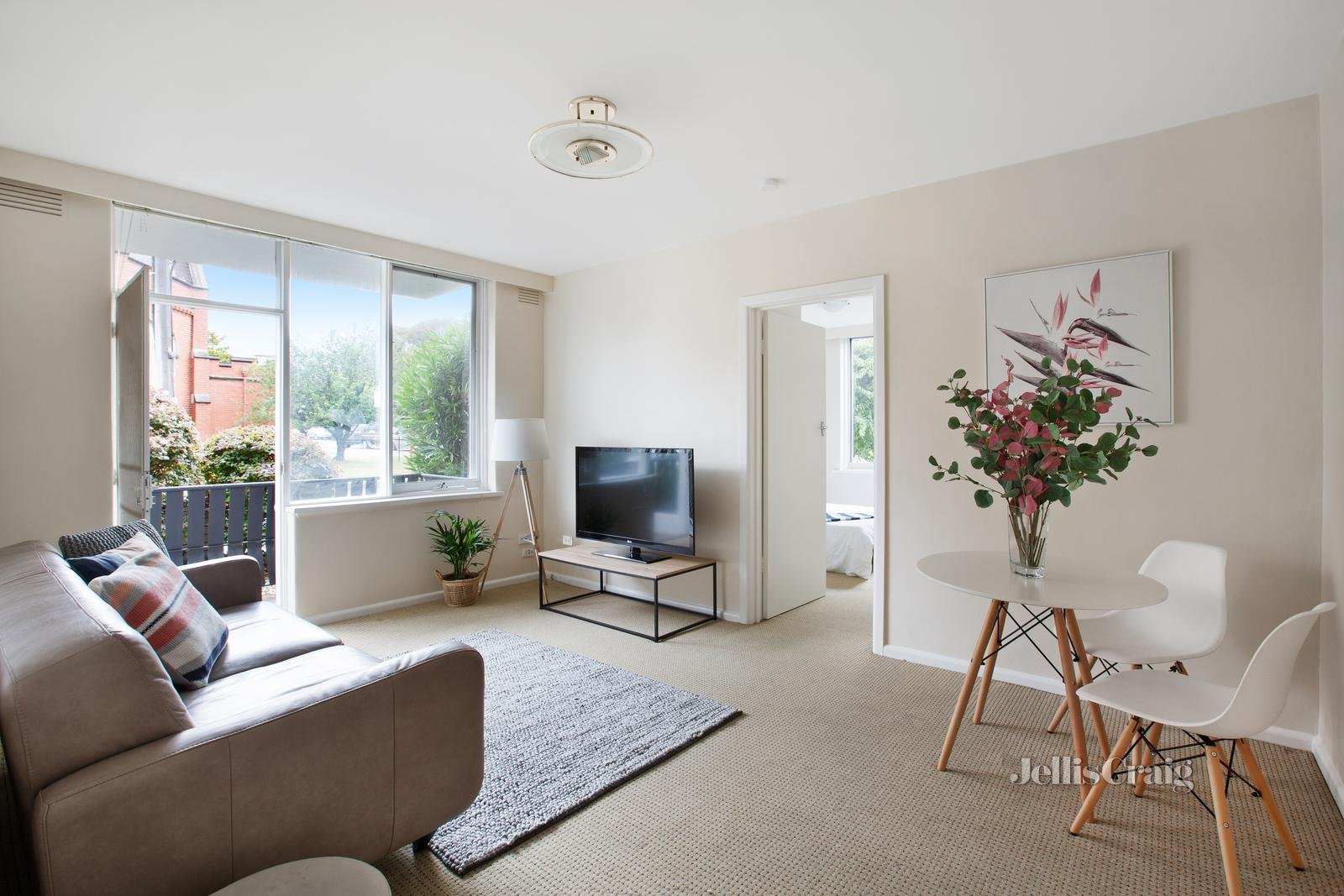 1/561 Glenhuntly Road, Elsternwick image 2
