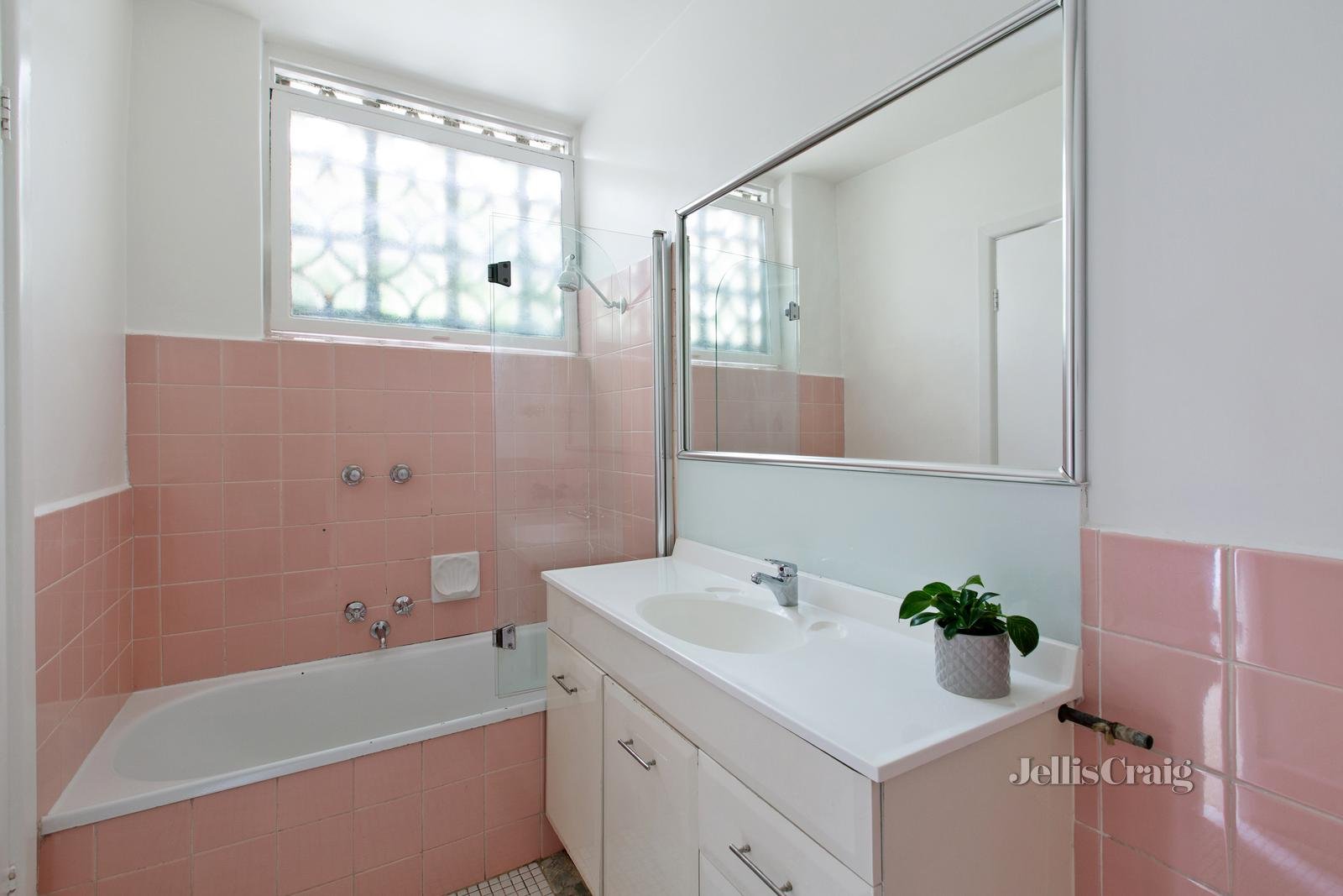 1/561 Glenhuntly Road, Elsternwick image 4