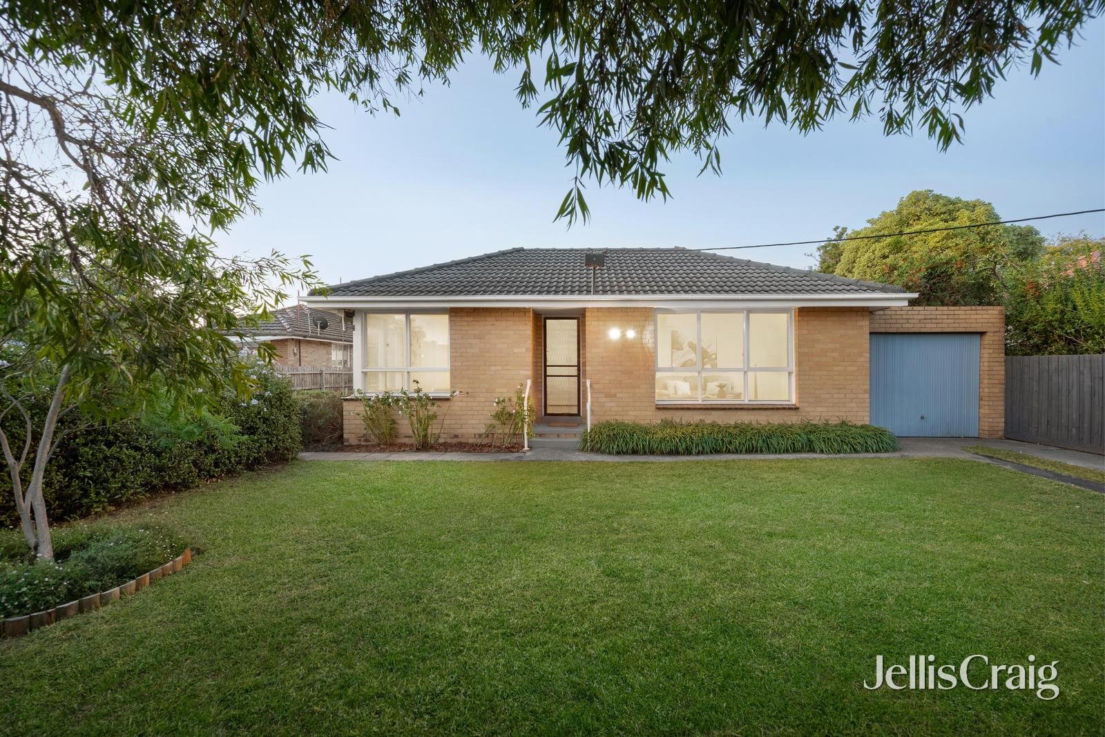 1/561 South Road, Bentleigh image 1