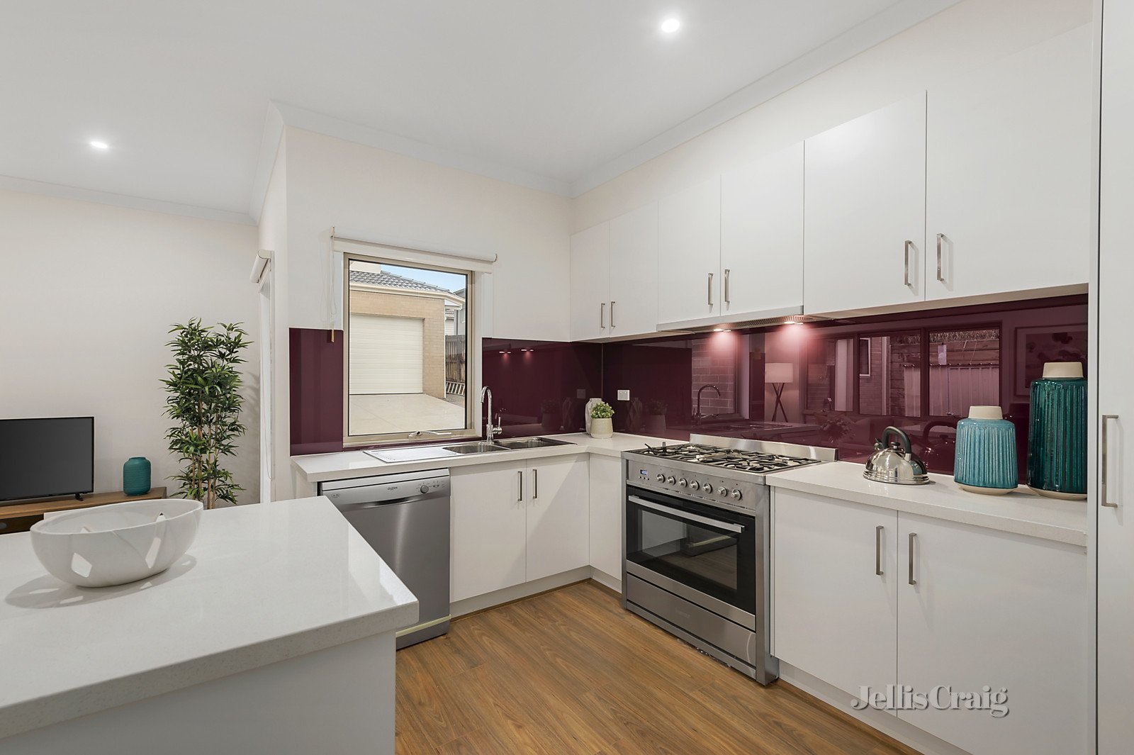 1/566 Huntingdale Road, Mount Waverley image 3