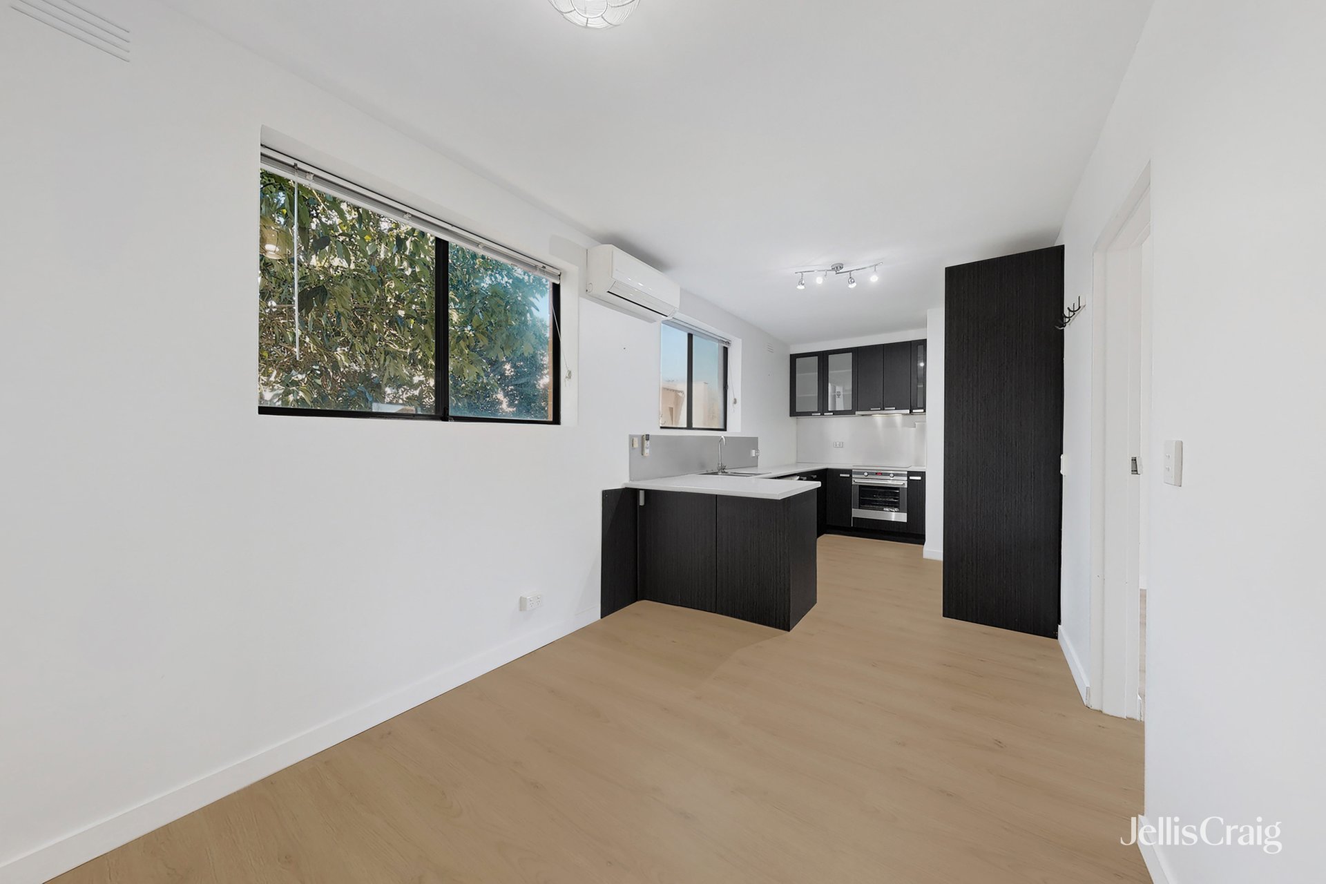 1/57-59 Dover Street, Flemington image 4