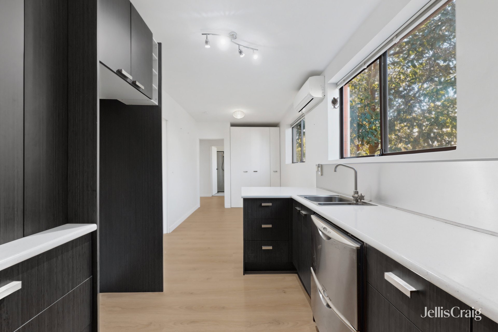 1/57-59 Dover Street, Flemington image 3