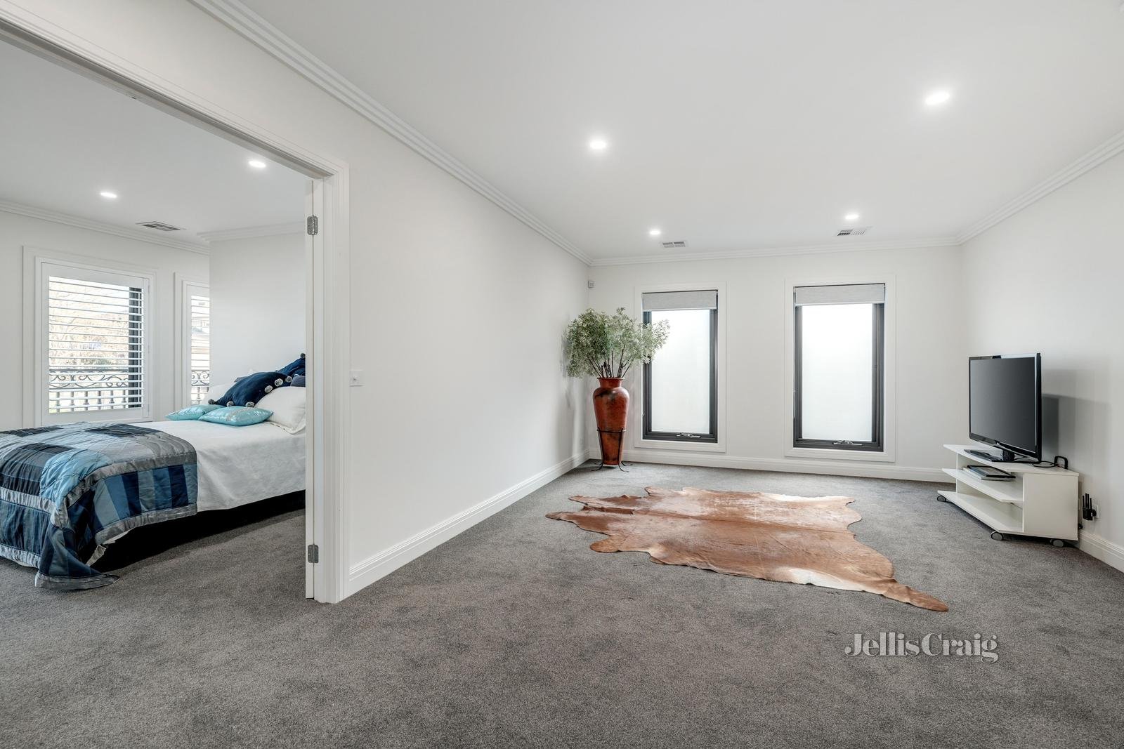 1/57 Campbell Street, Glen Waverley image 6