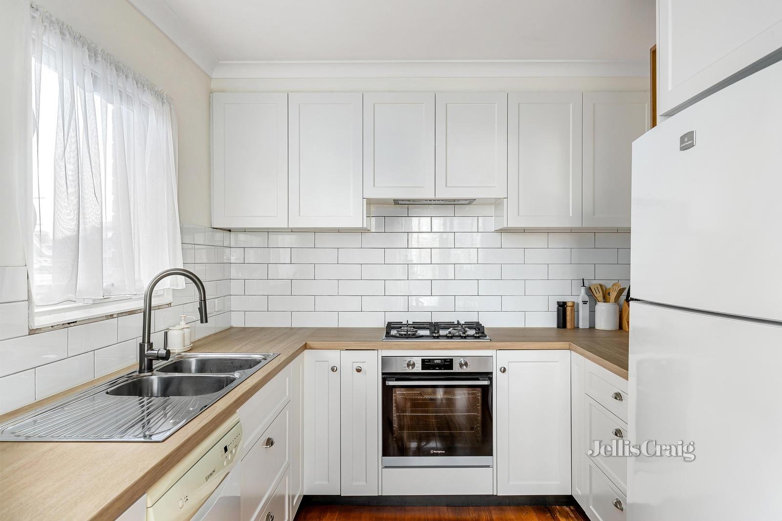 1/57 Delta Road, Greensborough image 5