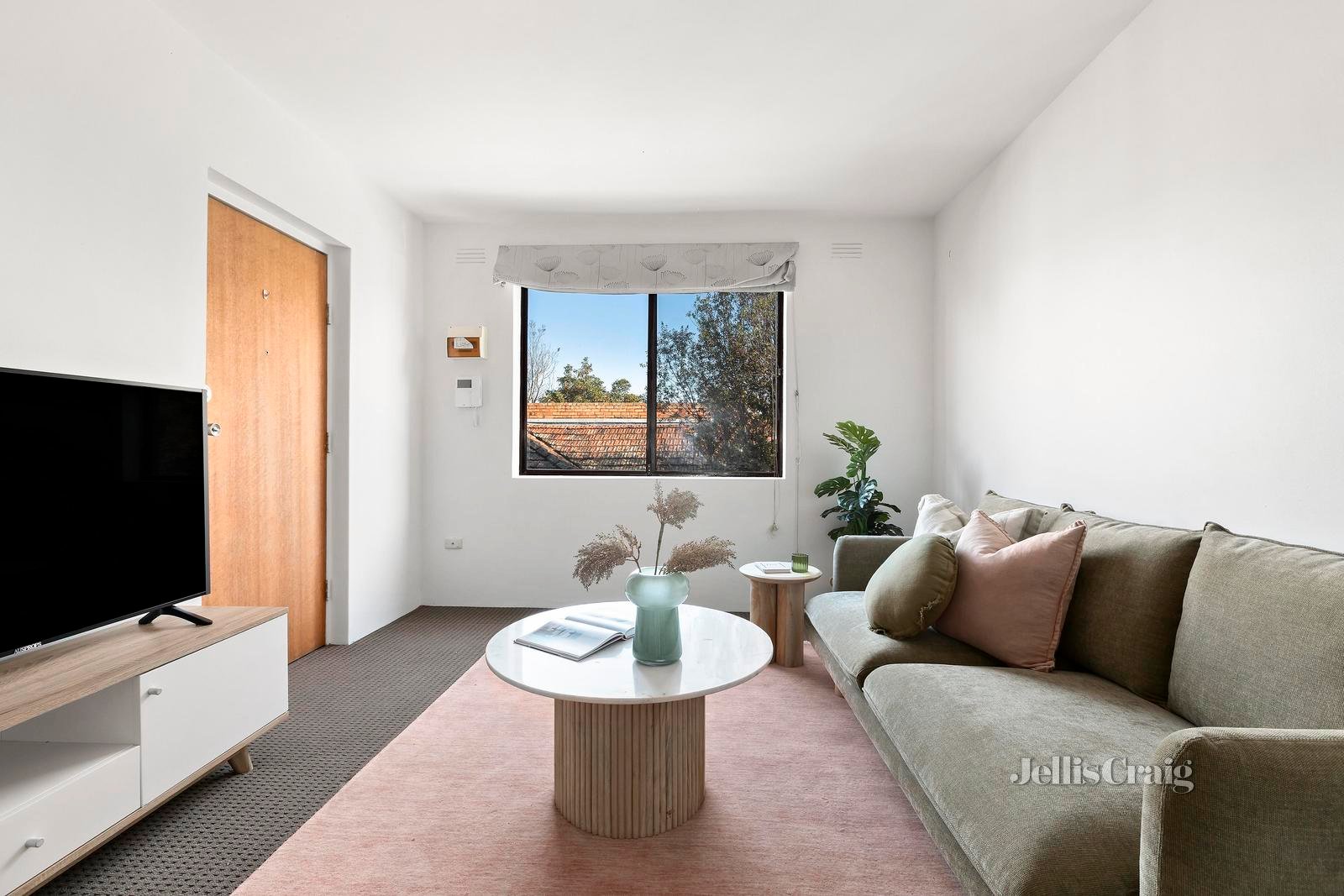 1/57 Dover Street, Flemington image 1