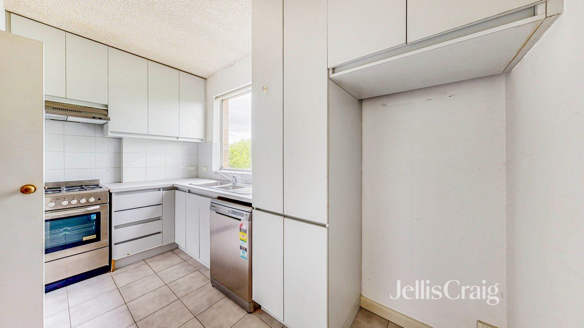 15/723 Orrong Road, Toorak image 6