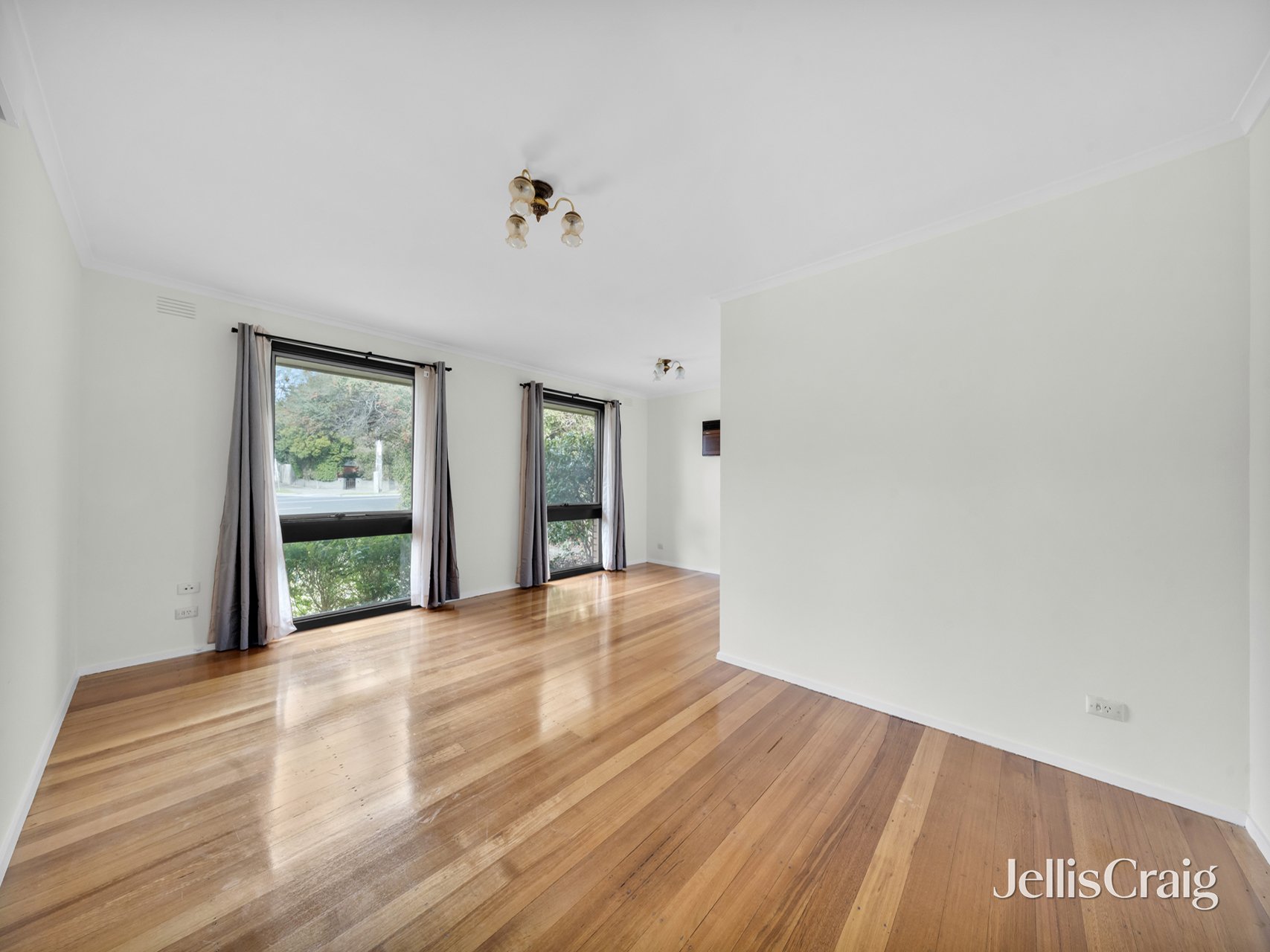 1/577 High Street Road, Mount Waverley image 2