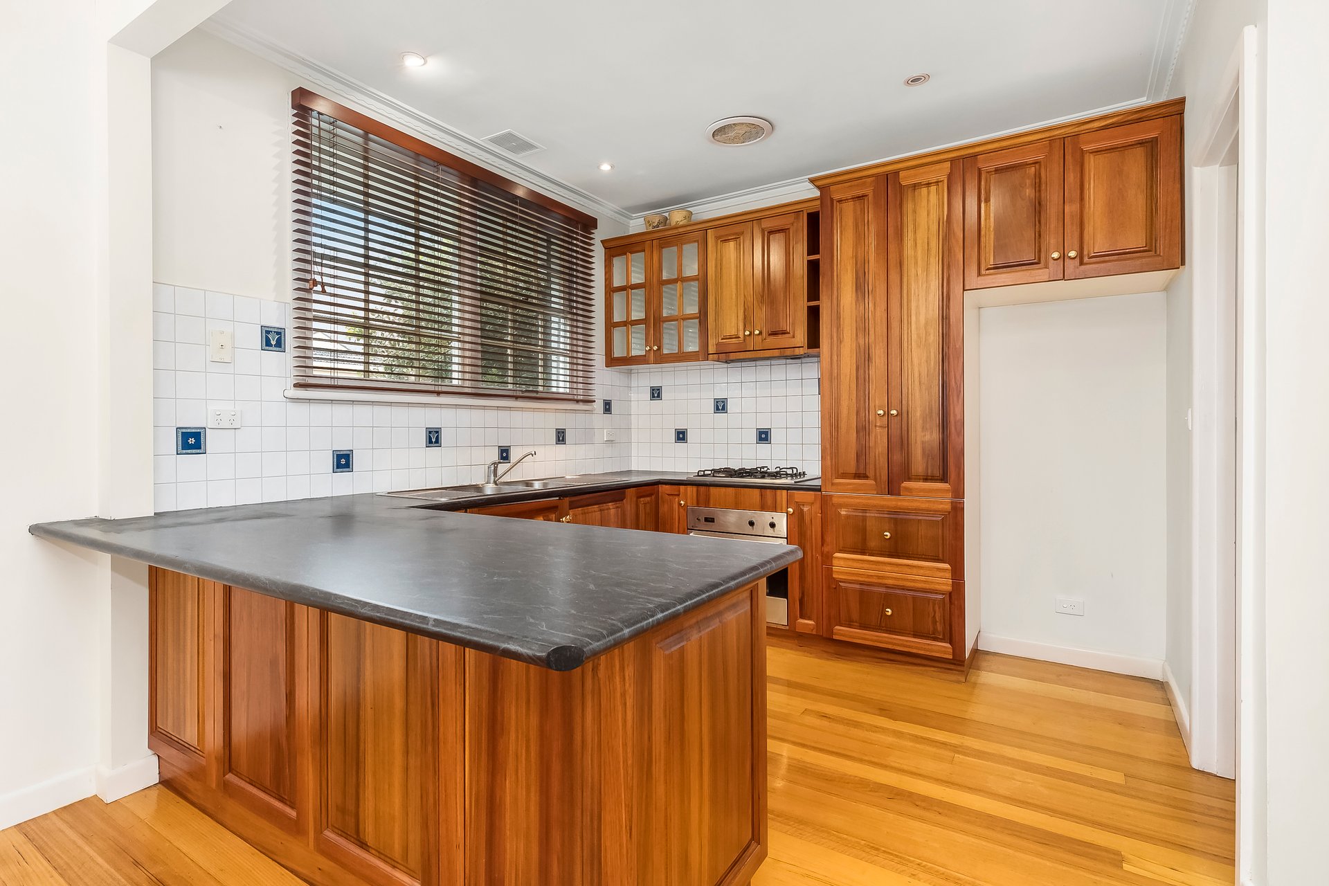 Property Gallery Thumbnail 3