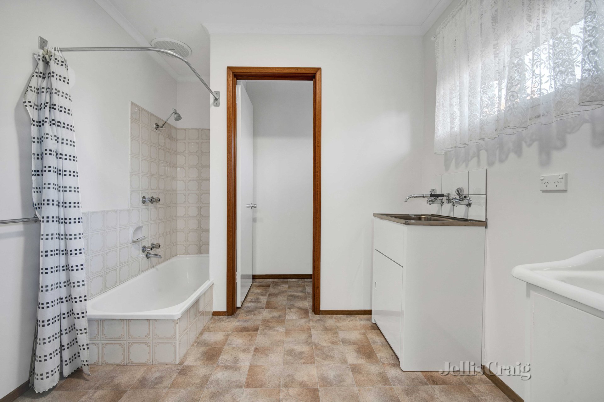 1/58 Cuthberts Road, Alfredton image 3