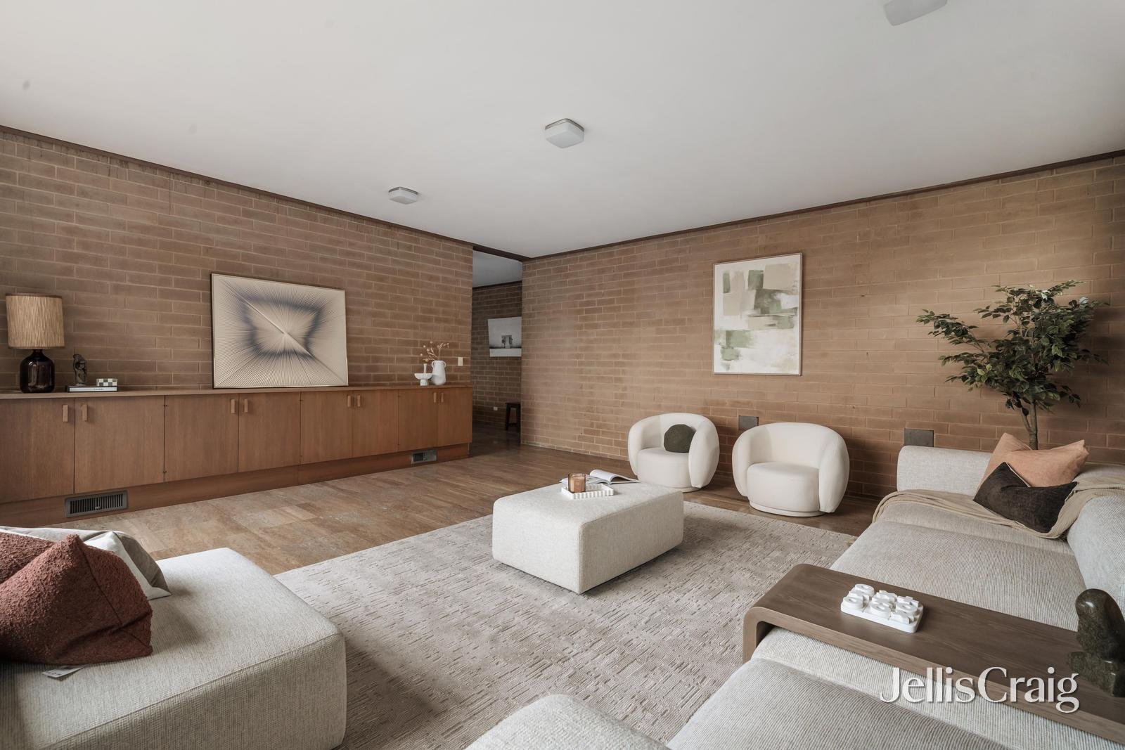 158 Mountain View Parade, Rosanna image 4