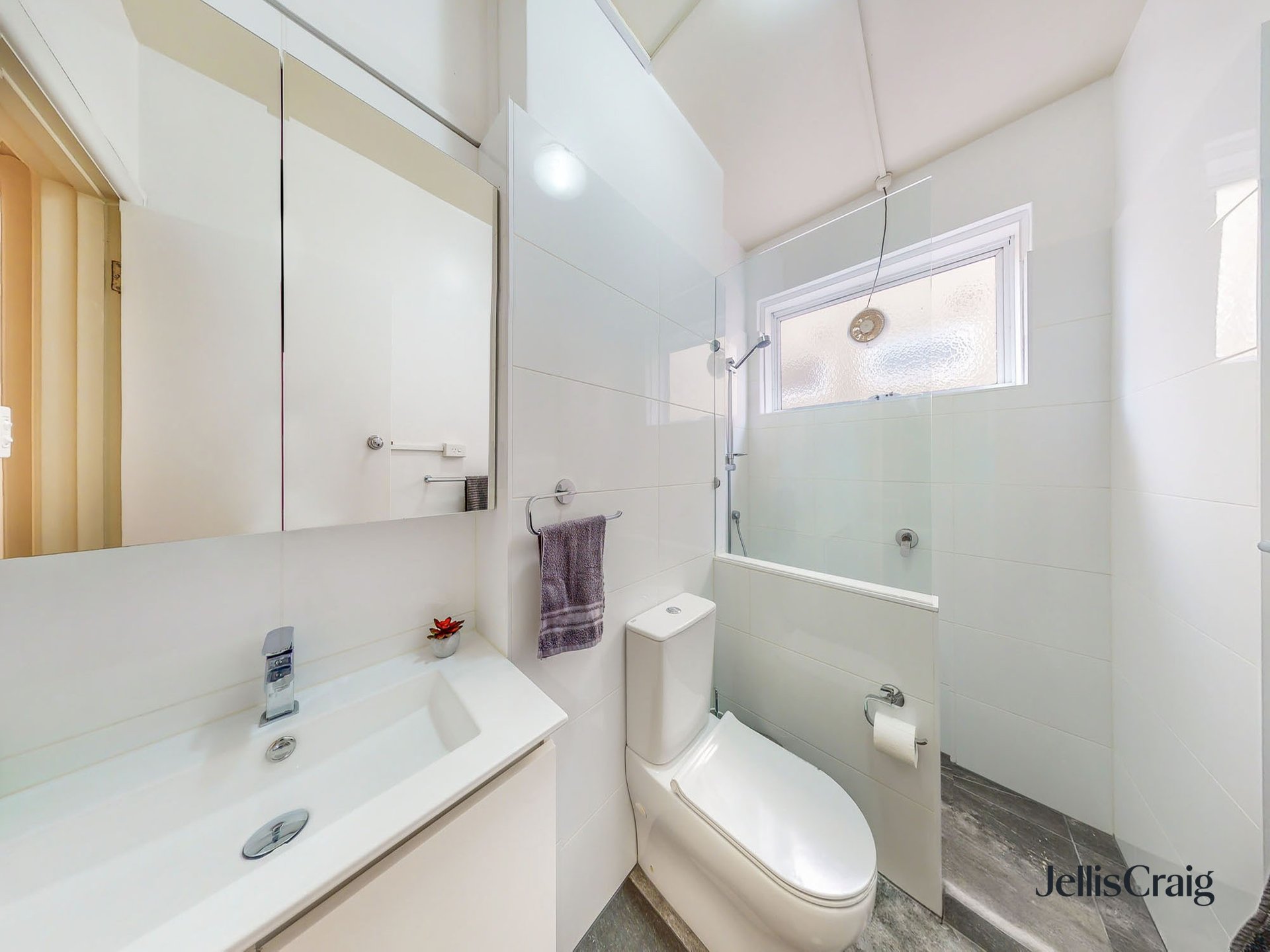 15/8 St Leonards Avenue, St&nbsp;Kilda image 3