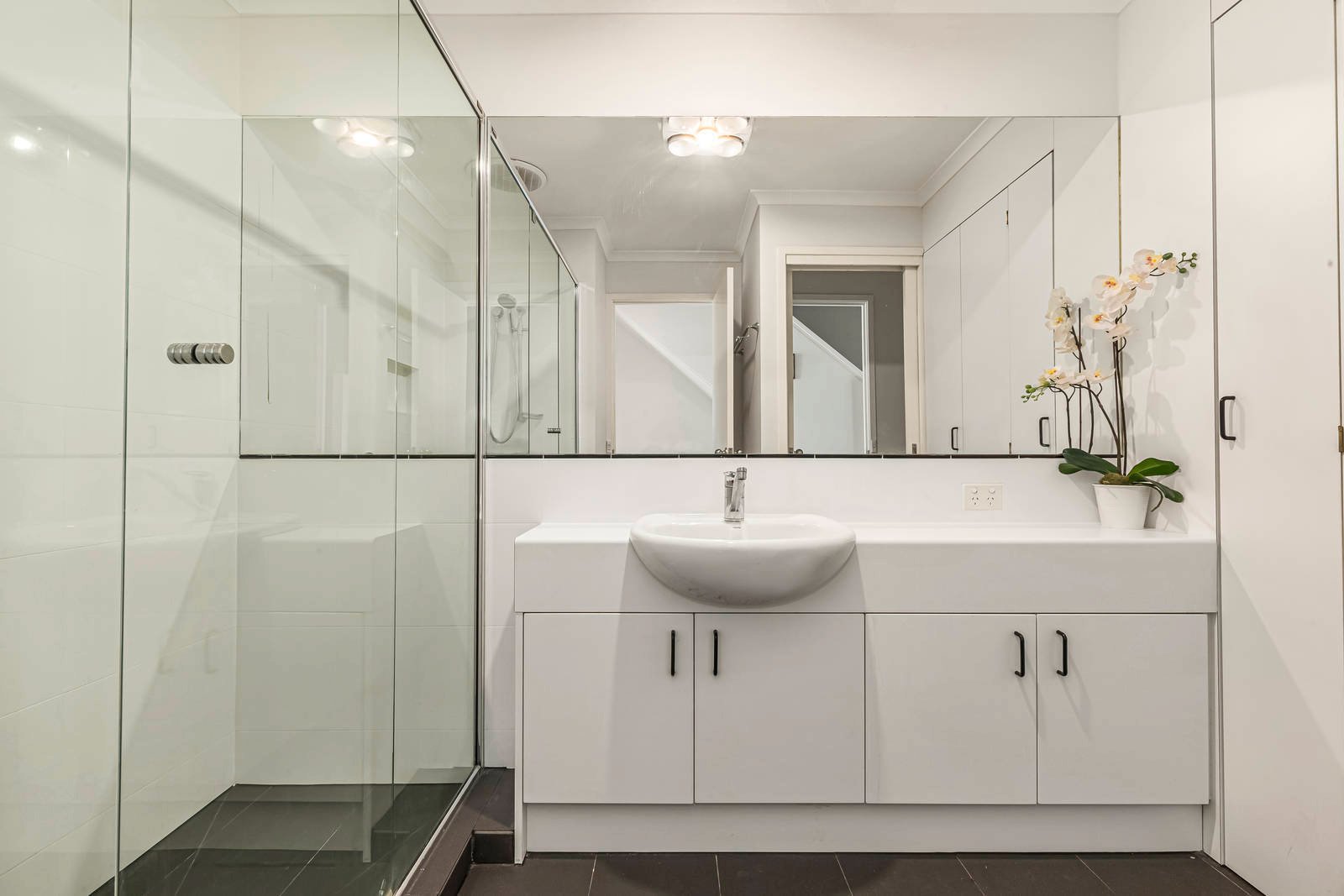 Property Gallery Thumbnail 8
