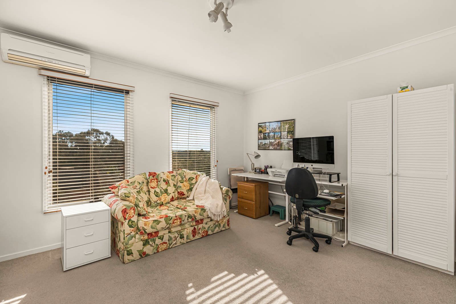Property Gallery Thumbnail 9