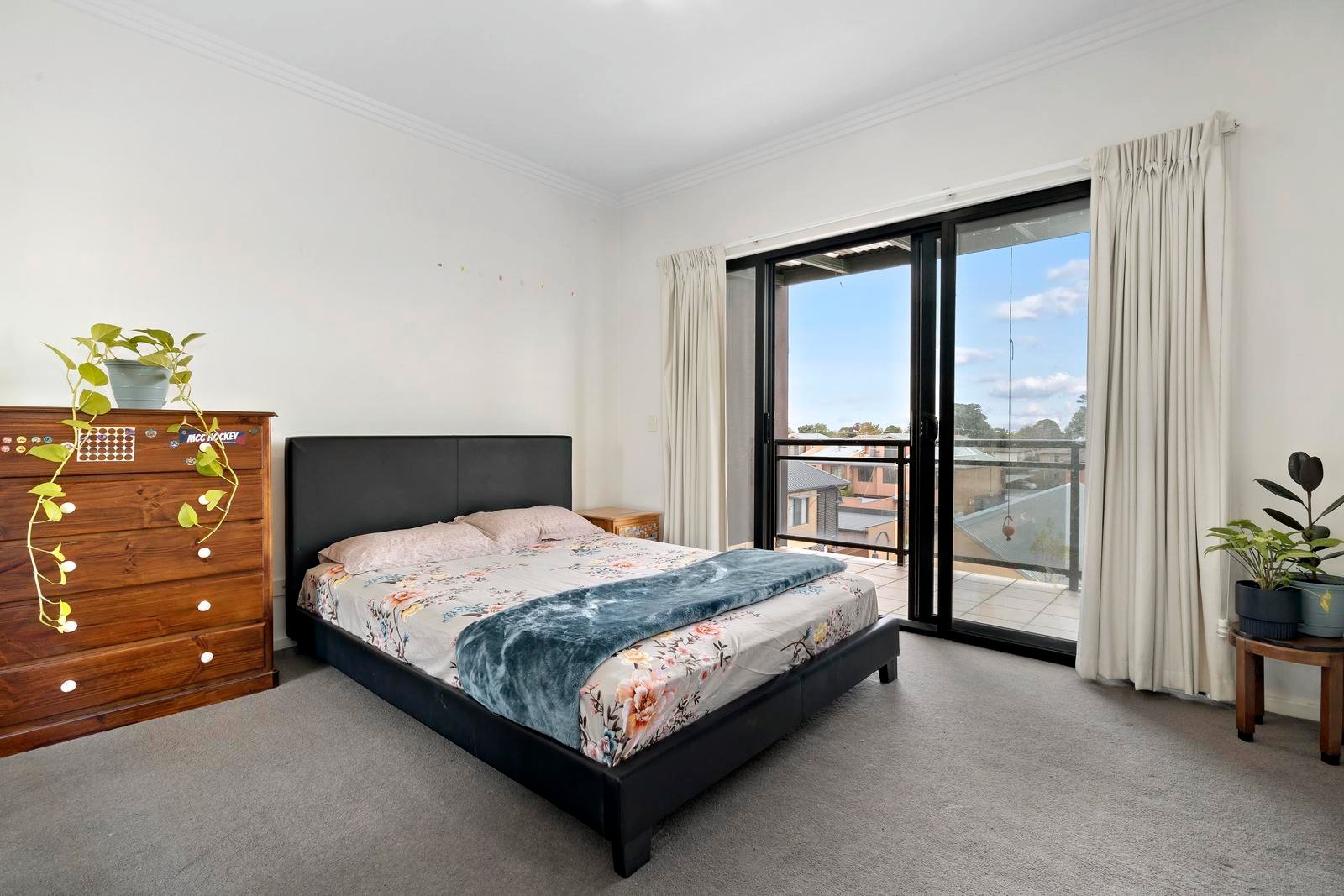 Property Gallery Thumbnail 8