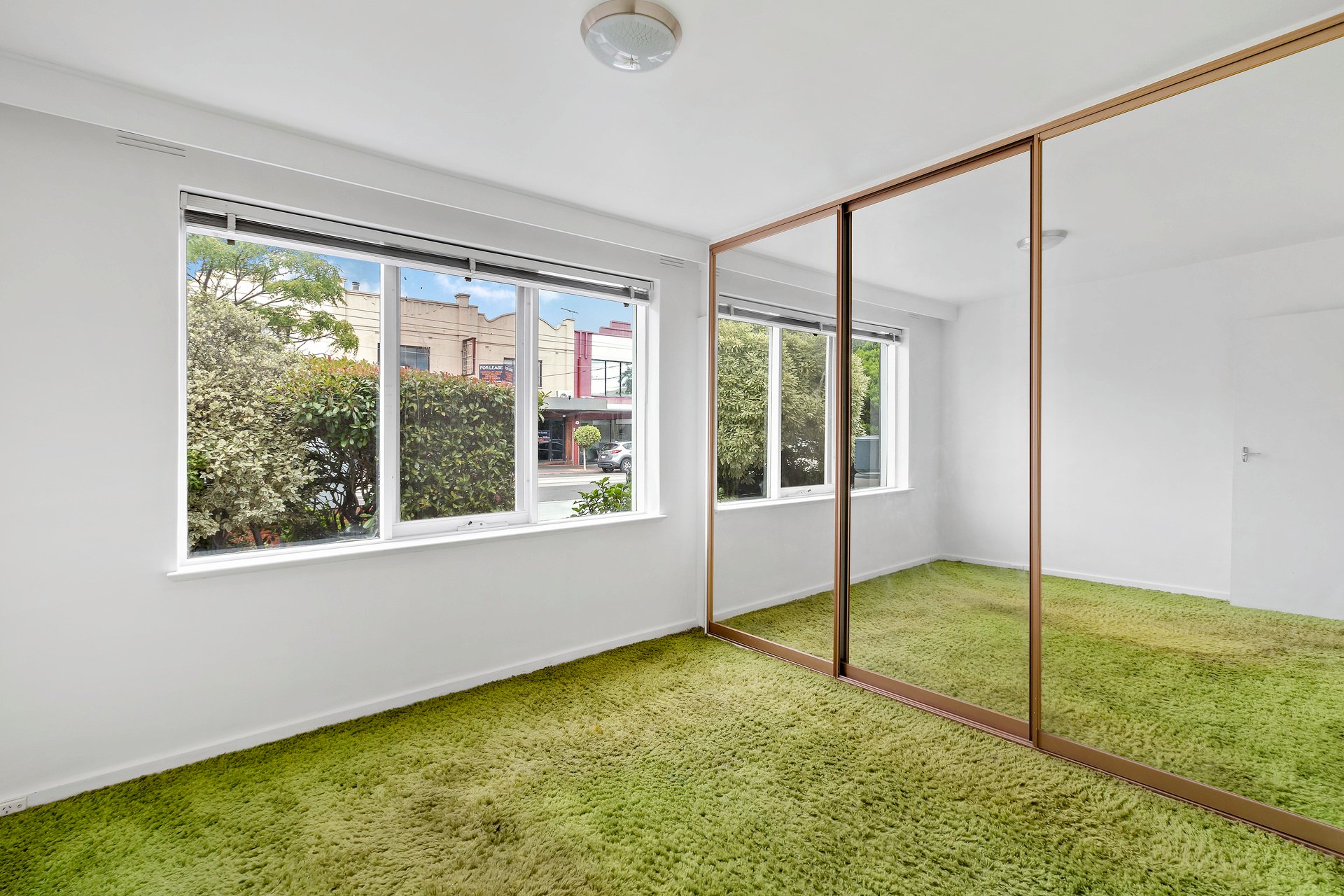 Property Gallery Thumbnail 3