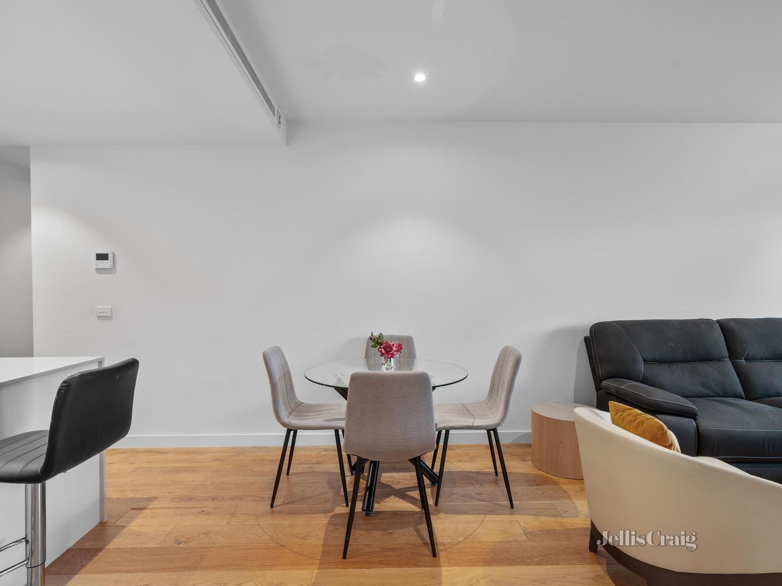 15/872 Doncaster Road, Doncaster East image 5