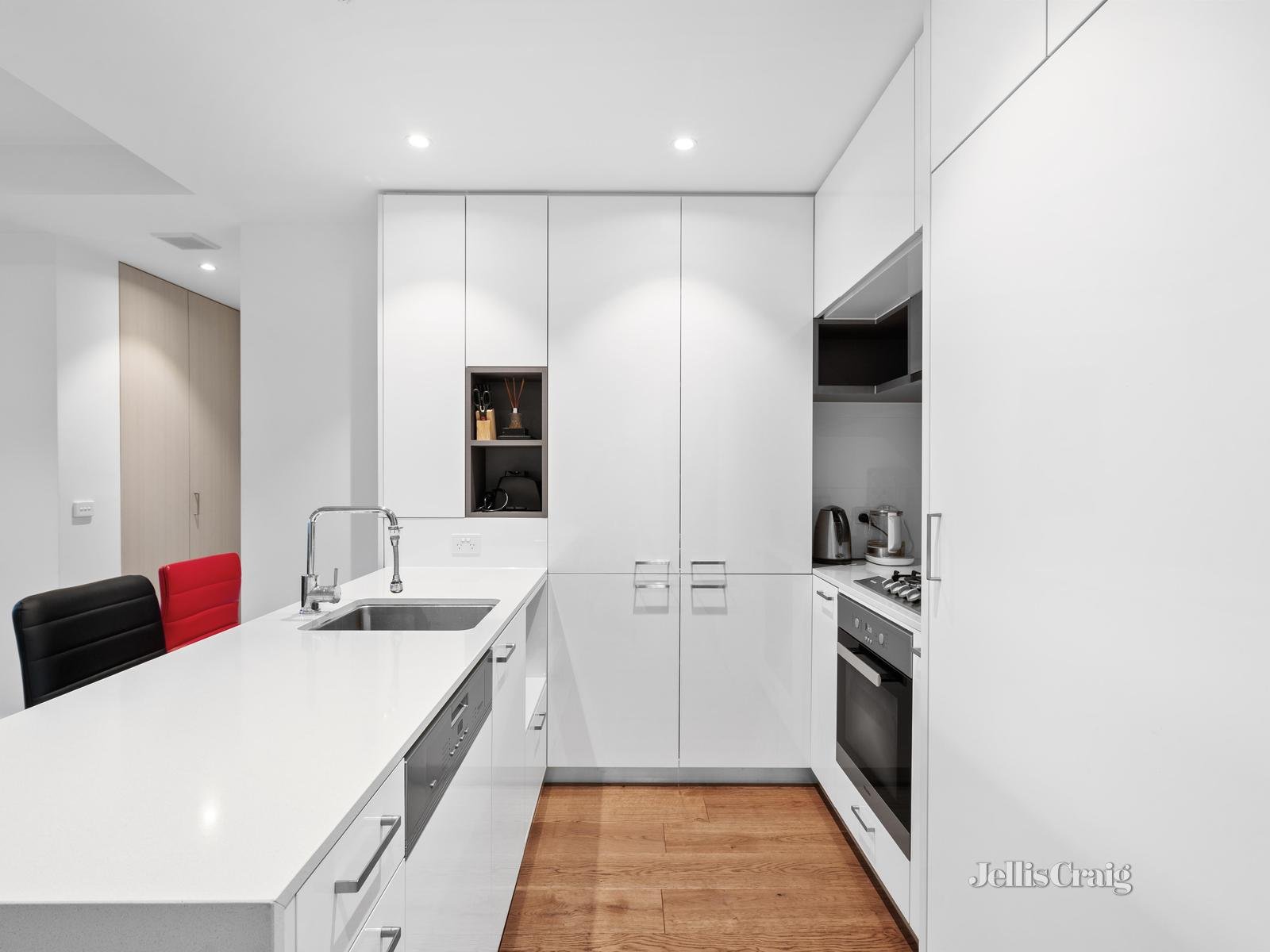 15/872 Doncaster Road, Doncaster East image 8