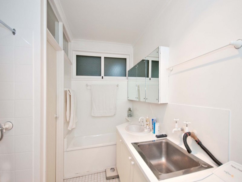 15/9 Ashted Road, Box Hill image 4