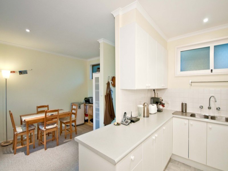 15/9 Ashted Road, Box Hill image 5