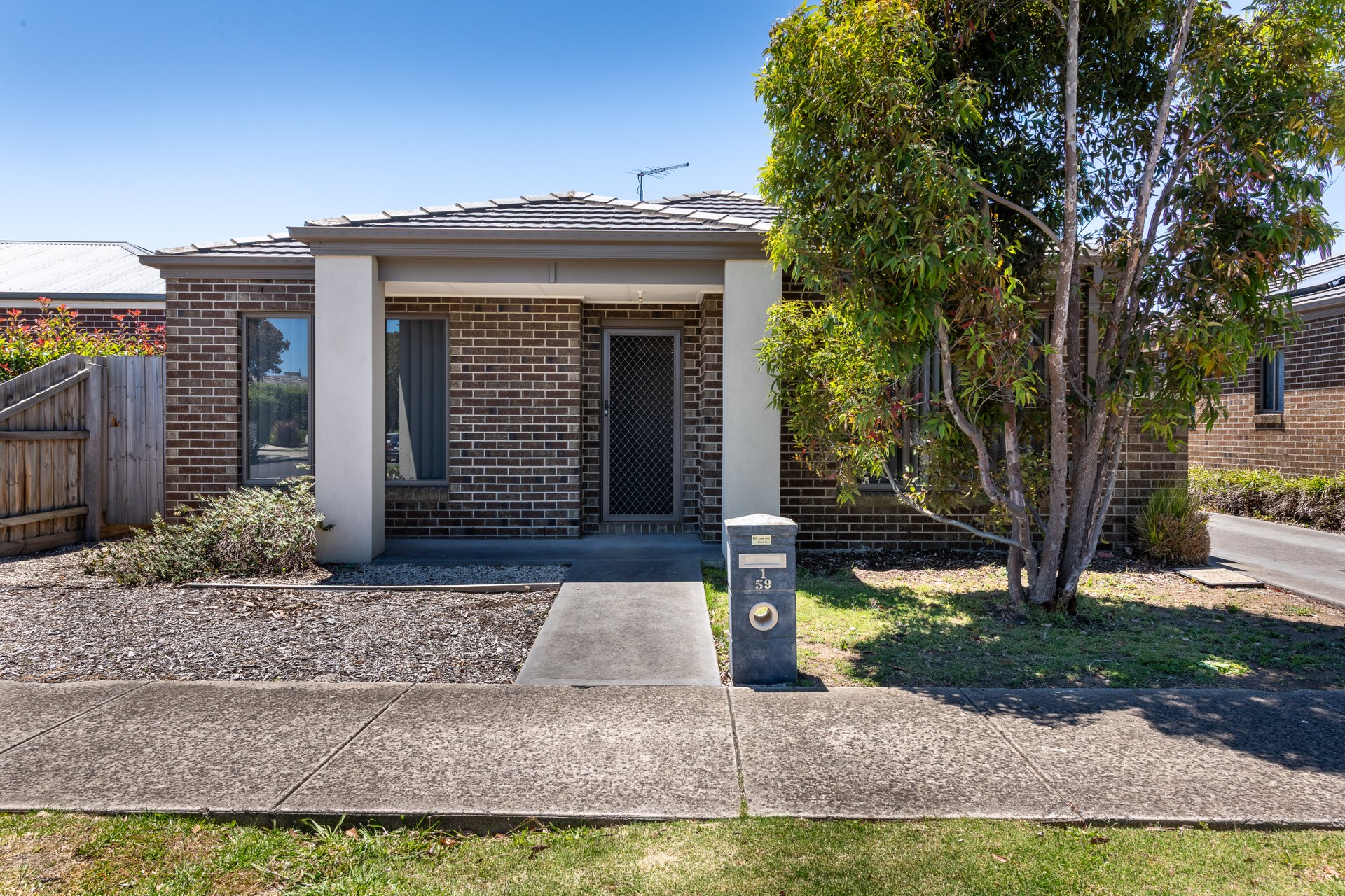 1/59 Craigmoor Crescent, Mernda image 2