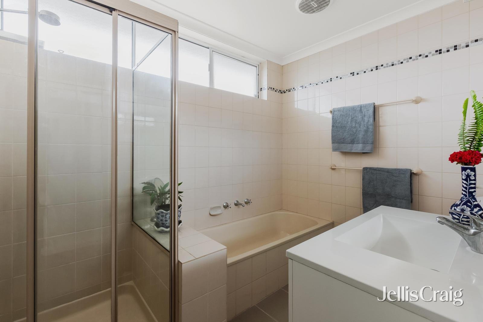 1/59 Delta Road, Greensborough image 6