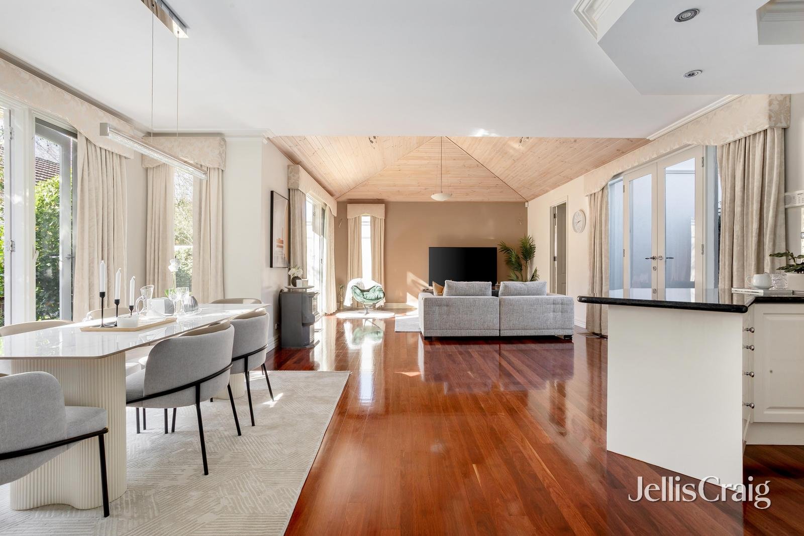 1/59 Kennealy Street, Surrey&nbsp;Hills image 5