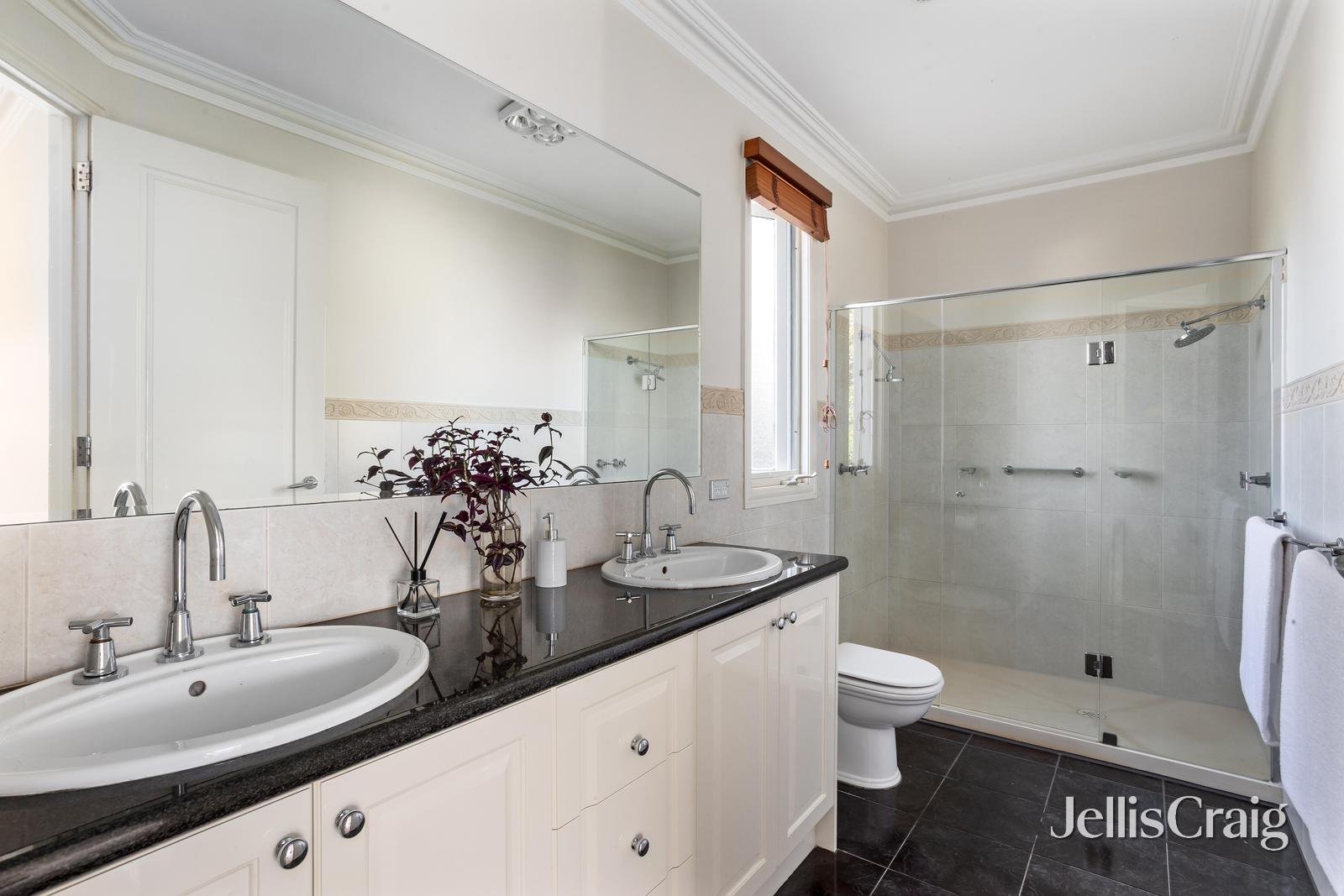 1/59 Kennealy Street, Surrey&nbsp;Hills image 12