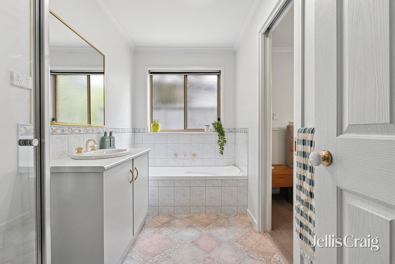 1/59 Moscript Street, Campbells Creek image 5