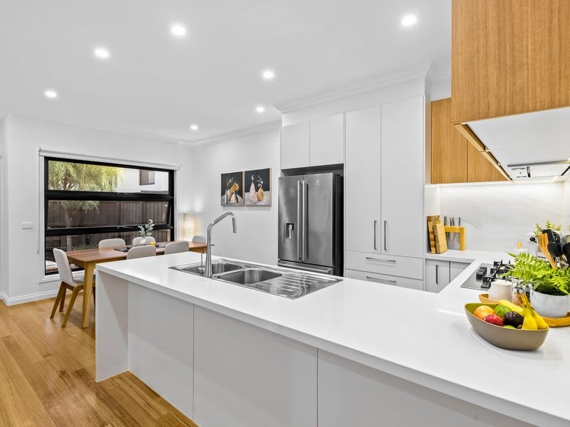 Property Gallery Thumbnail 3