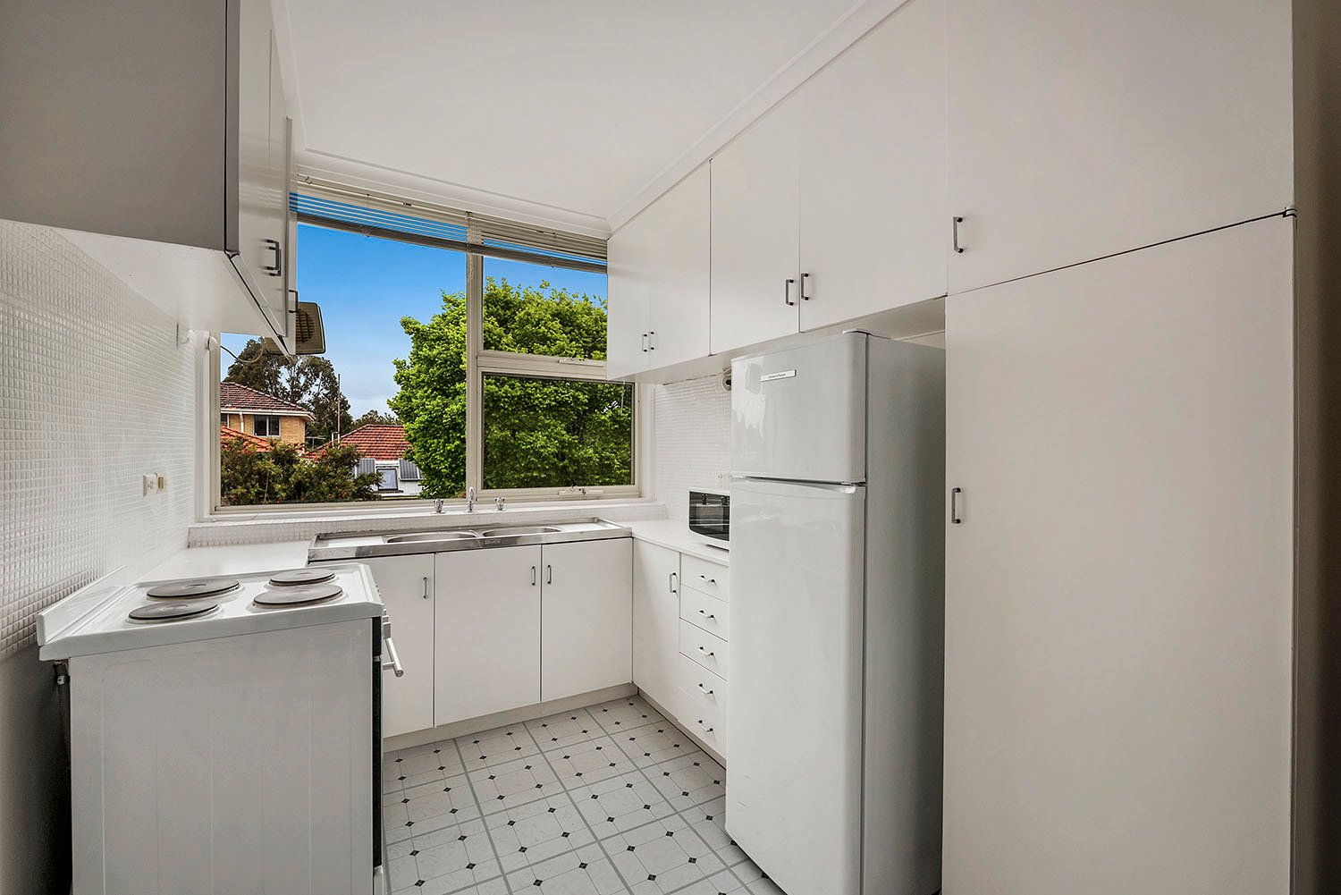 Property Gallery Thumbnail 3
