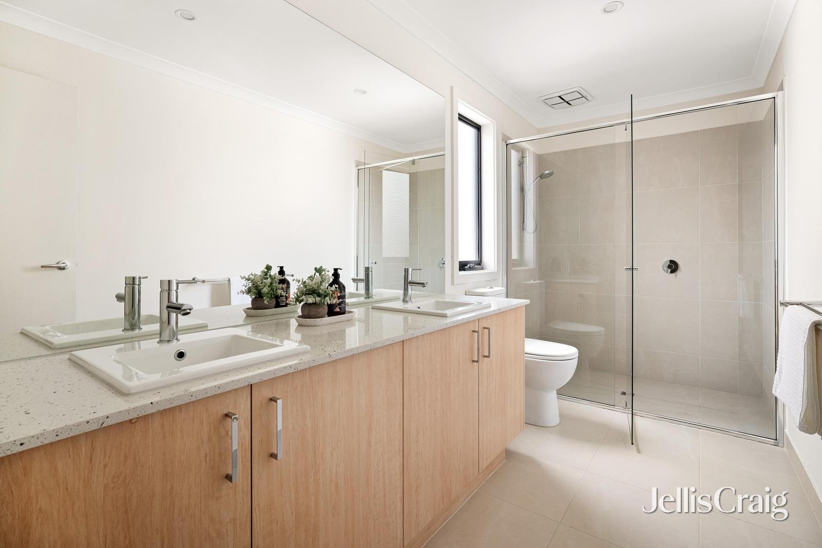 15A Alden Court, Cheltenham image 7