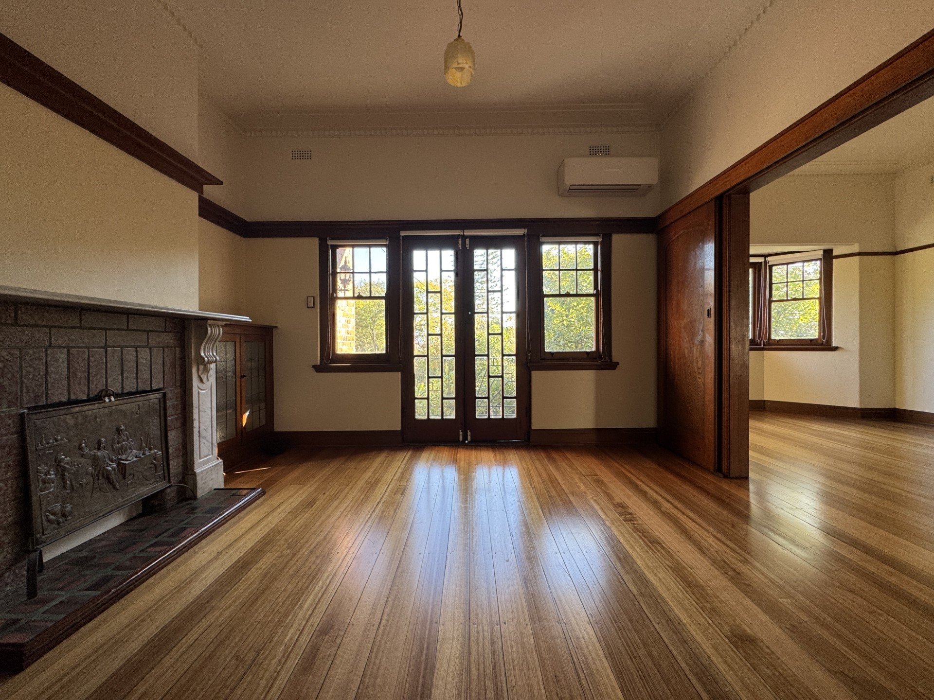 1/5A Creswick Street, Hawthorn image 2