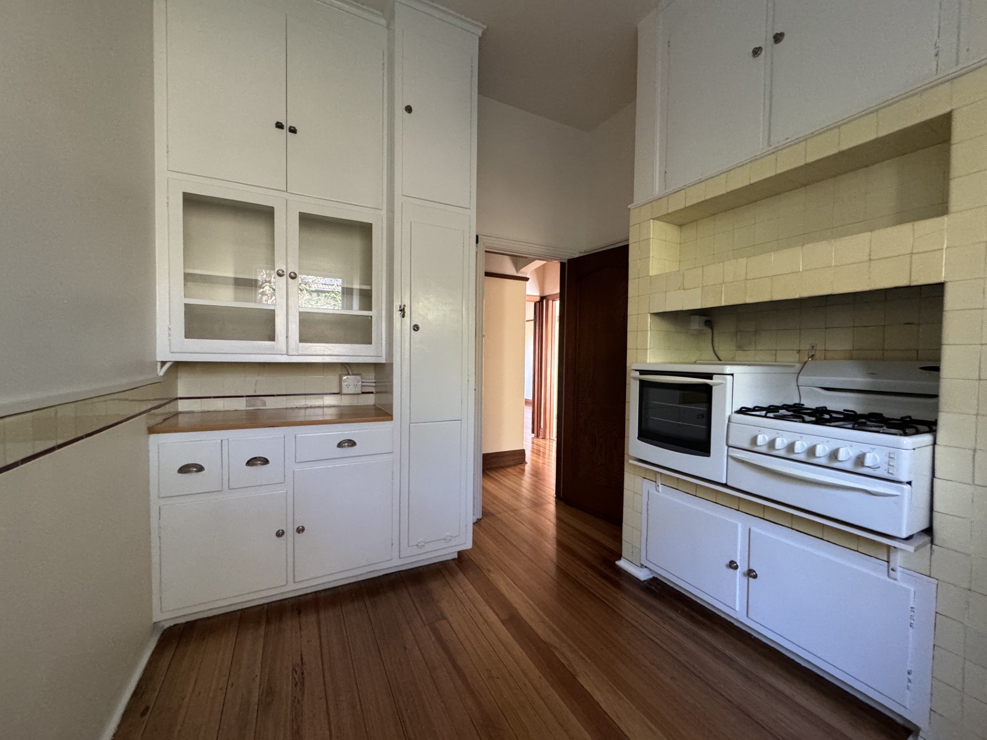 1/5A Creswick Street, Hawthorn image 6