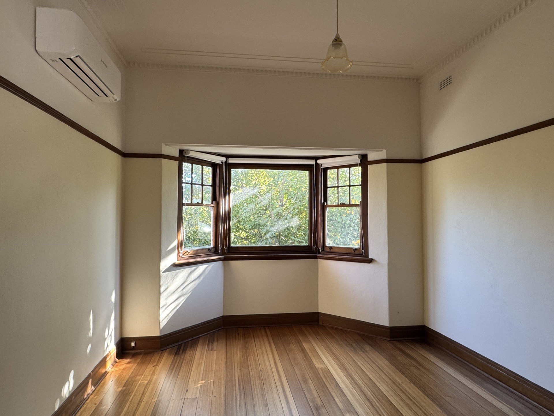 1/5A Creswick Street, Hawthorn image 8