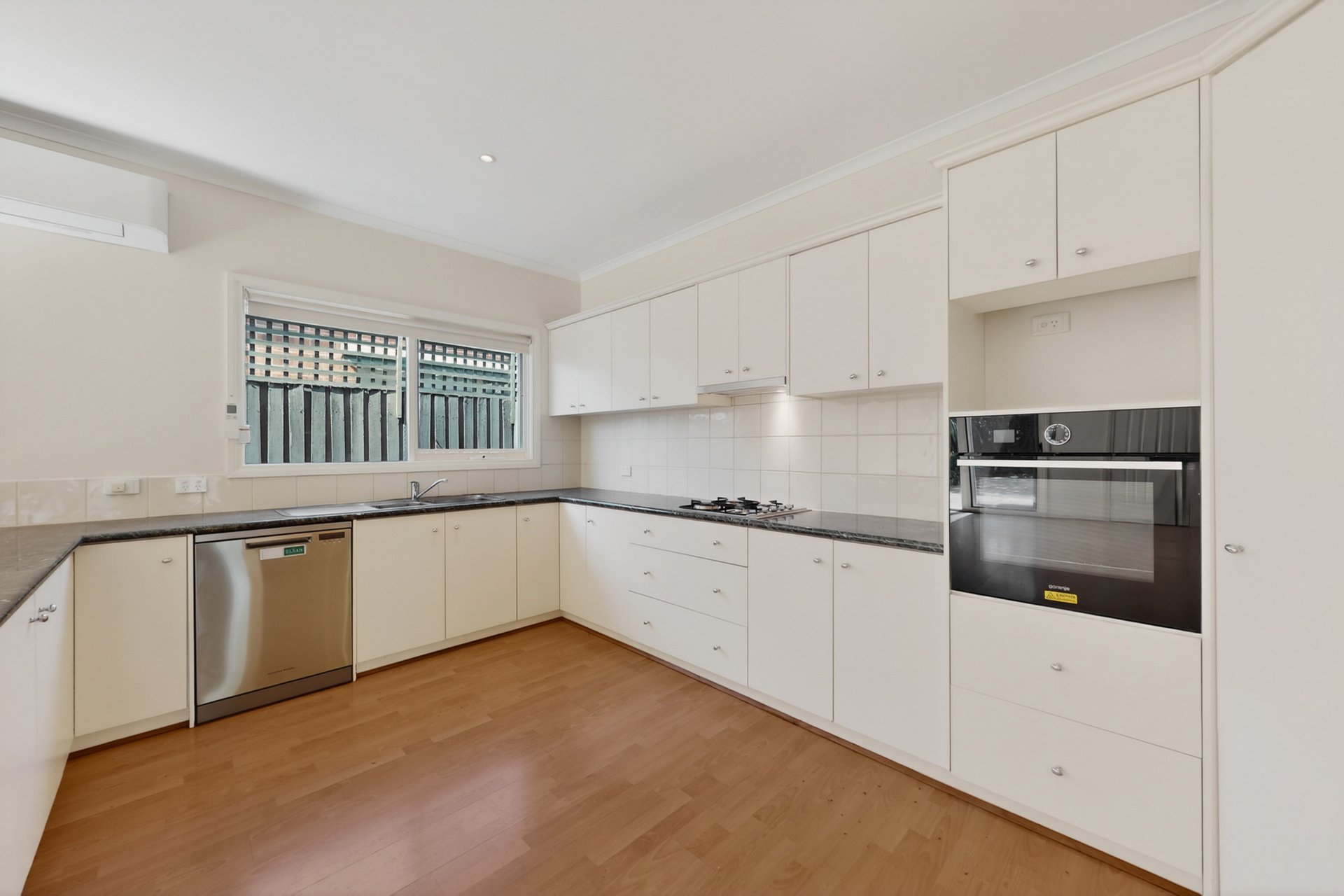 15A Crosbie Road, Murrumbeena image 5