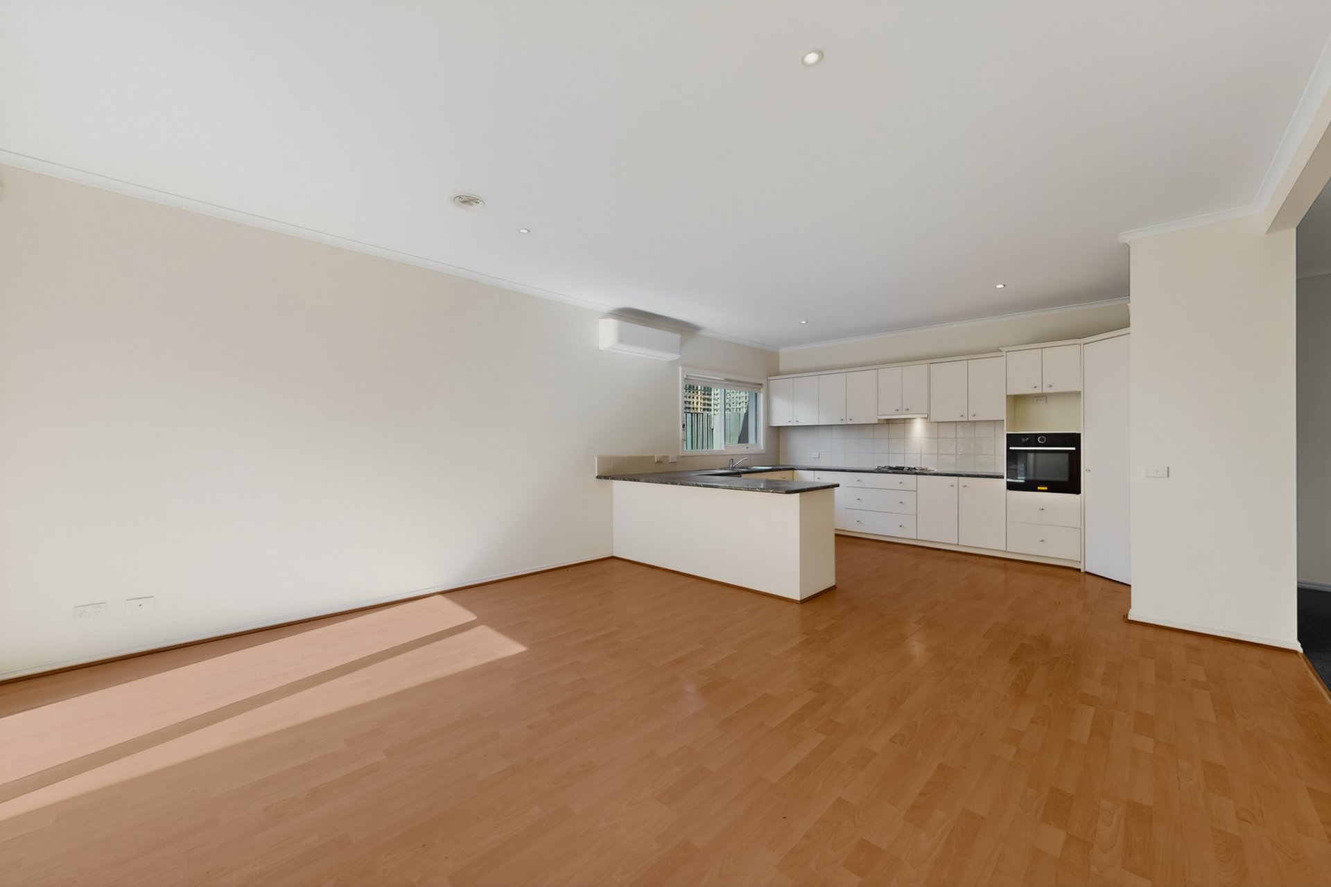 15A Crosbie Road, Murrumbeena image 3