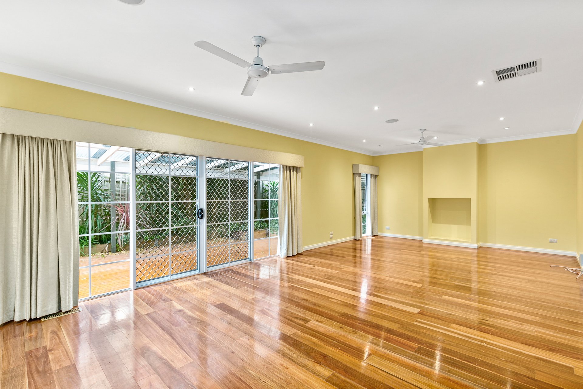 15A Eastmead Road, Croydon image 2