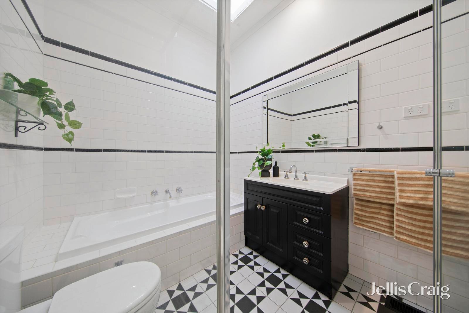 15a Holzer Street, Sandringham image 13